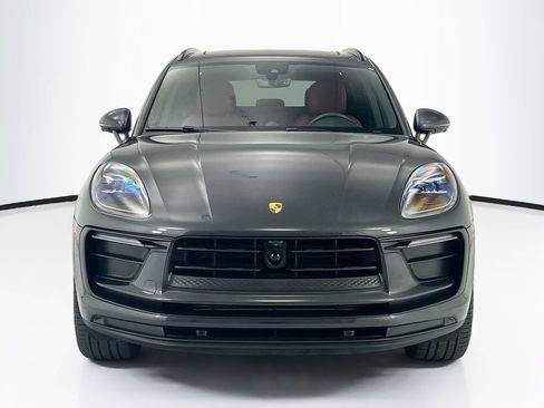 Certified 2025 Porsche Macan AWD/4WD image 10