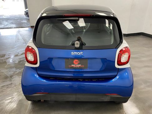 Used 2017 smart fortwo Prime RWD image 5