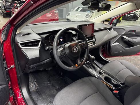 Used 2022 Toyota Corolla LE FWD image 35