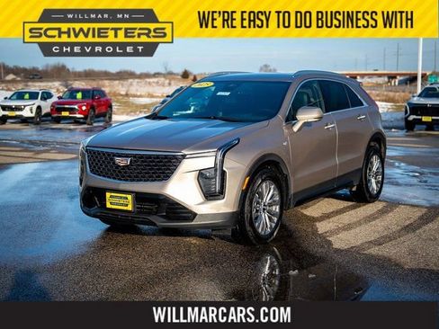Used 2025 Cadillac XT4 Premium Luxury image 1