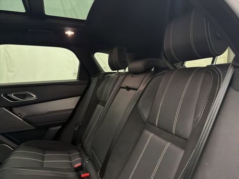 Used 2018 Land Rover Range Rover Velar R-Dynamic SE image 19