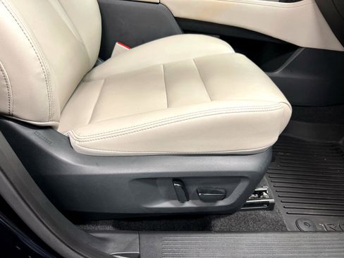 Used 2023 Nissan Rogue SL w/ SL Premium Package image 15