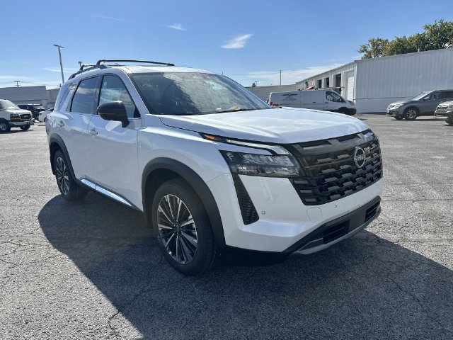 New 2026 Nissan Pathfinder Platinum w/ Accent Package AWD/4WD image 18