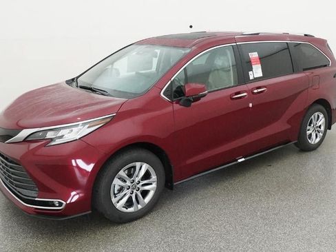 New 2026 Toyota Sienna Limited FWD image 1