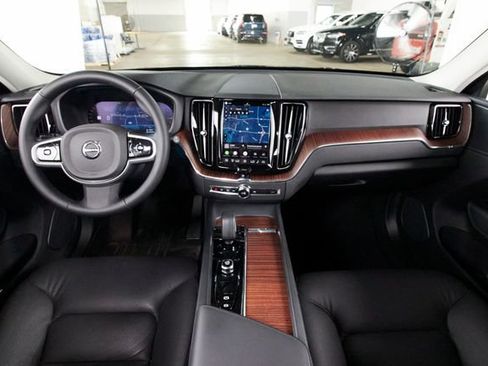 Used 2024 Volvo XC60 T8 Plus AWD/4WD image 7