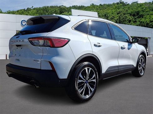 Certified 2022 Ford Escape SE w/ SE Sport Appearance Package image 6