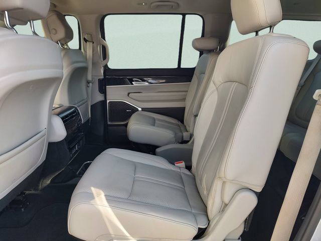 Used 2022 Jeep Wagoneer Series II w/ Flexible Seating Group AWD/4WD image 29