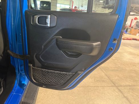 Used 2022 Jeep Wrangler Unlimited Sport w/ Cold Weather Group AWD/4WD image 19