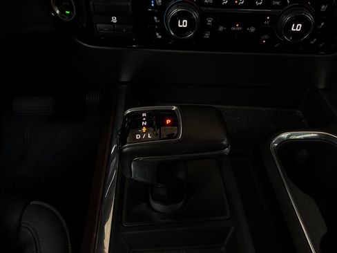 Used 2024 Chevrolet Silverado 1500 High Country w/ High Country Premium Package AWD/4WD image 31