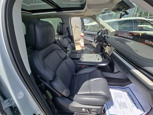 New 2025 Lincoln Navigator L Reserve image 26