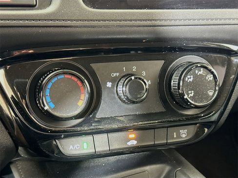 Used 2019 Honda HR-V LX image 13