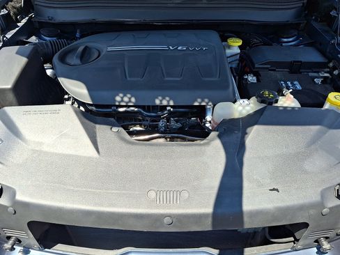 Used 2019 Jeep Cherokee Limited AWD/4WD image 27