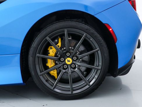 Certified 2022 Ferrari F8 Tributo RWD image 42