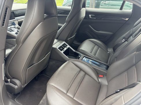 Used 2017 Porsche Panamera image 14