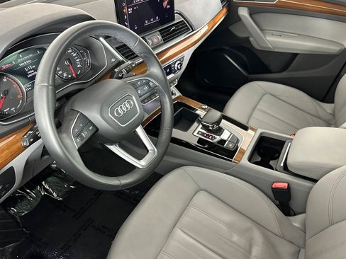 Used 2022 Audi Q5 2.0T Premium w/ Convenience Package image 9