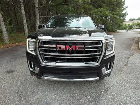 Used 2022 GMC Yukon SLT w/ SLT Luxury Package AWD/4WD image 2