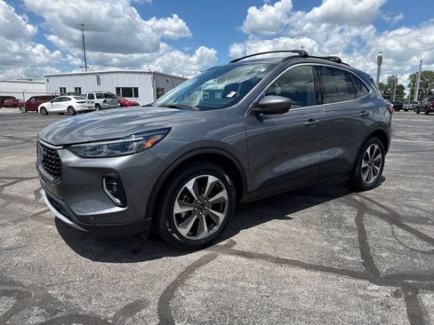 Used 2023 Ford Escape Platinum AWD/4WD image 4