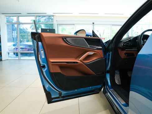 Used 2025 Ferrari Purosangue AWD/4WD image 52