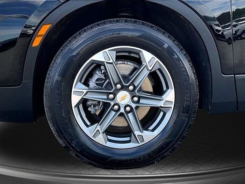 Used 2025 Chevrolet Blazer LT AWD/4WD image 30