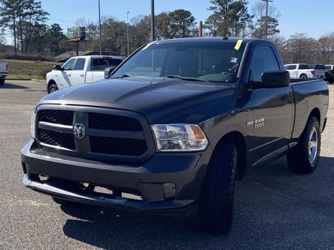 Used 2017 RAM 1500 Express image 3