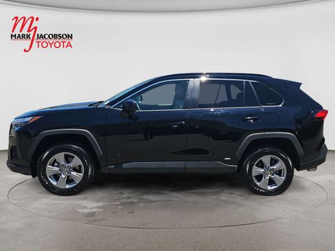 Used 2024 Toyota RAV4 LE AWD/4WD image 9