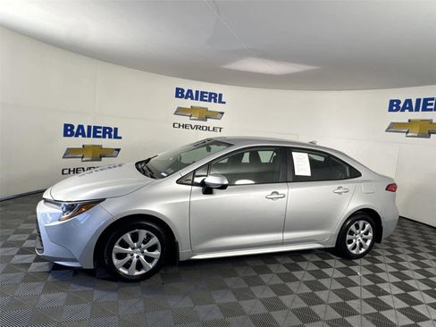 Used 2024 Toyota Corolla LE FWD image 2