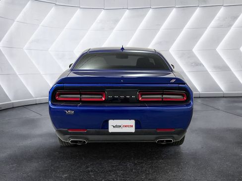 Used 2021 Dodge Challenger SXT image 5