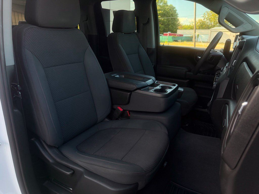 Used 2022 Chevrolet Silverado 1500 Custom w/ Safety Confidence Package AWD/4WD image 17
