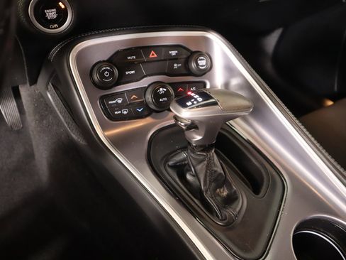 Used 2020 Dodge Challenger SXT RWD image 7