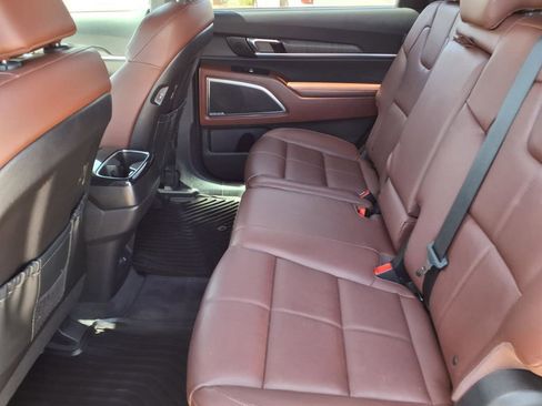 Used 2025 Kia Telluride SX image 11