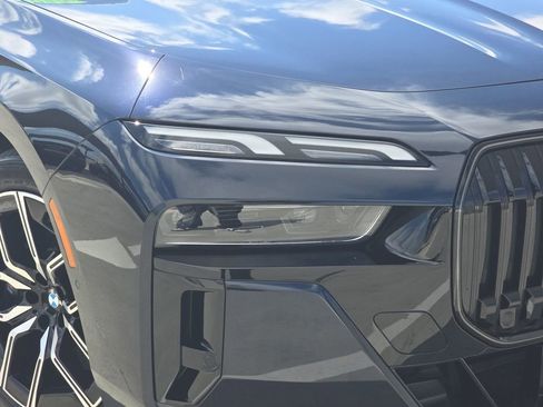 Used 2025 BMW i7 eDrive50 w/ M Sport Package image 35