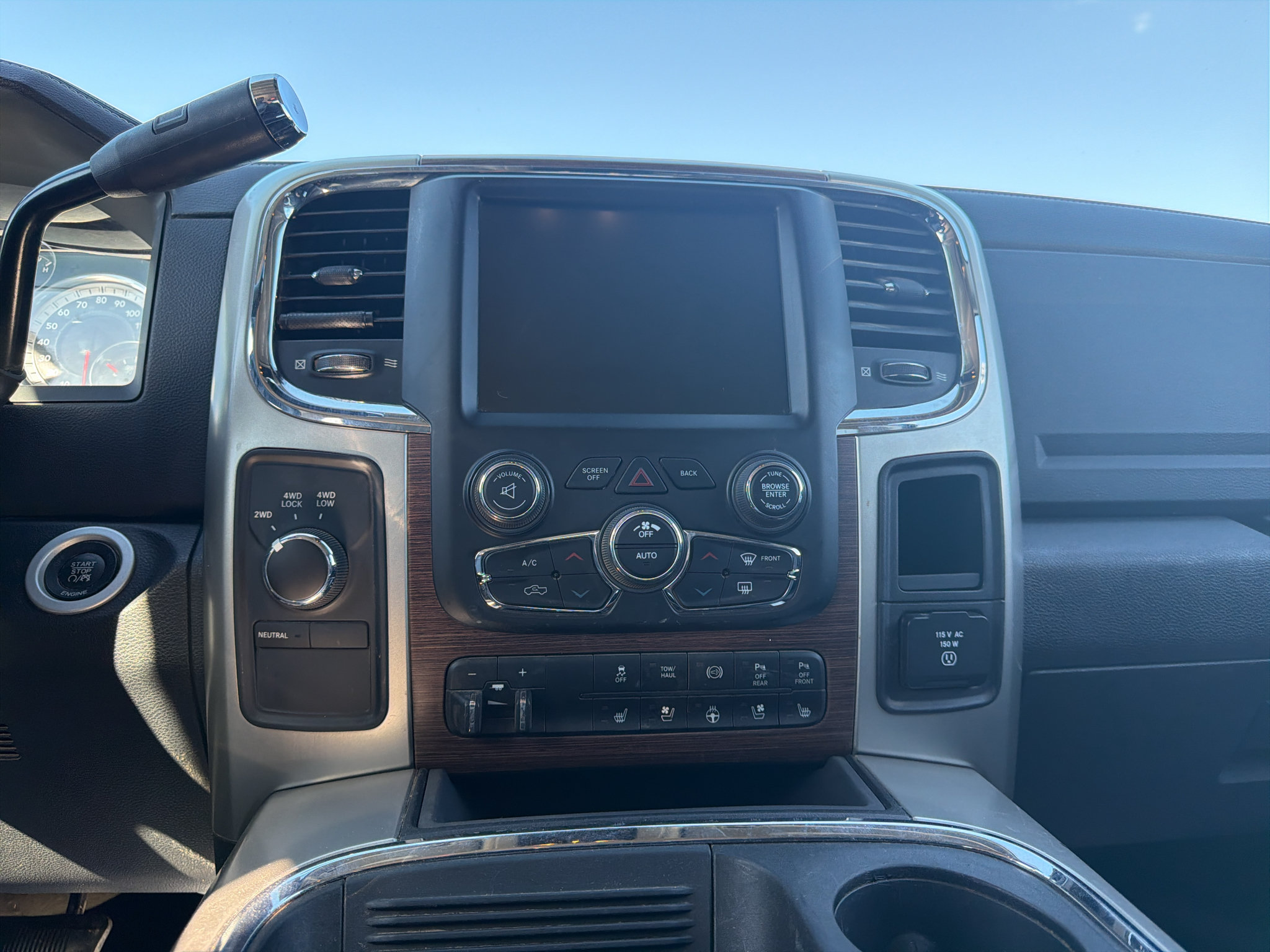 Used 2016 RAM 3500 Laramie AWD/4WD image 10