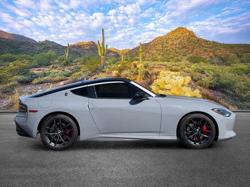 Used 2024 Nissan Z Performance w/ Floor Mat Package RWD image 3