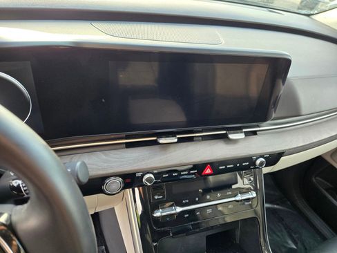 Used 2024 Kia Carnival SX FWD image 17