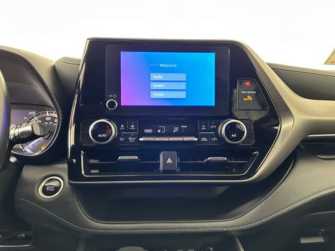 Used 2024 Toyota Highlander LE image 26