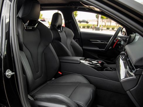 Used 2025 BMW M5 w/ Carbon Package image 44