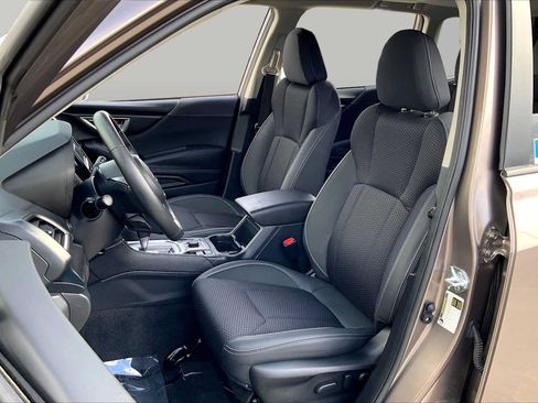 Used 2024 Subaru Forester Premium AWD/4WD image 9
