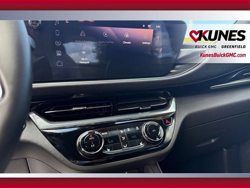 Used 2025 Buick Envista Sport Touring w/ Experience Buick Package FWD image 28