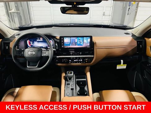 New 2026 Nissan Pathfinder Platinum FWD image 4