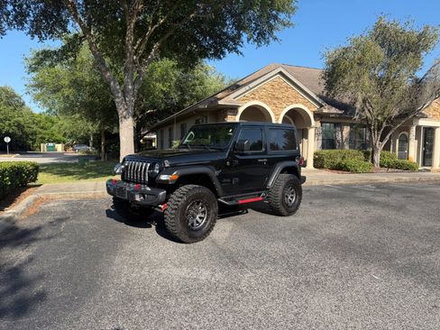 Used 2022 Jeep Wrangler Sport AWD/4WD image 3
