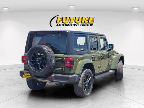 Used 2022 Jeep Wrangler Unlimited Sahara AWD/4WD image 4