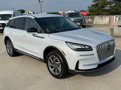 Used 2025 Lincoln Corsair FWD w/ Equipment Group 101A image 6