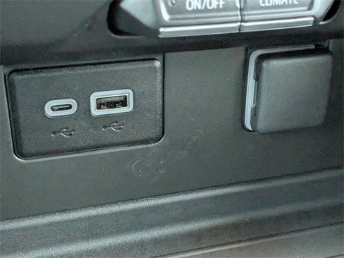 Used 2023 Chevrolet Tahoe LS image 21