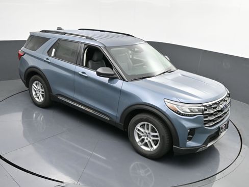 New 2025 Ford Explorer Active w/ Active Comfort Package image 18