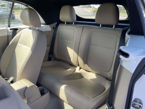 Used 2013 Volkswagen Beetle TDI image 18