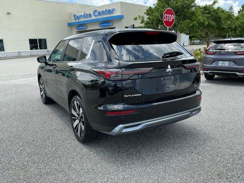 Used 2025 Mitsubishi Outlander AWD image 4