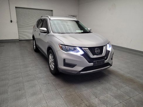 Used 2019 Nissan Rogue SV FWD image 14
