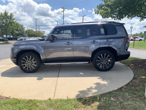 Used 2026 Lexus GX 550 w/ Cold Area Package AWD/4WD image 20