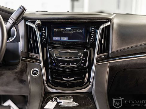 Used 2016 Cadillac Escalade Platinum AWD/4WD image 40