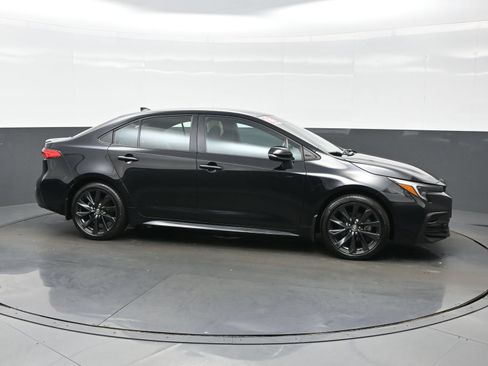 Used 2023 Toyota Corolla SE w/ Carpet Mat Package (TMS) FWD image 7